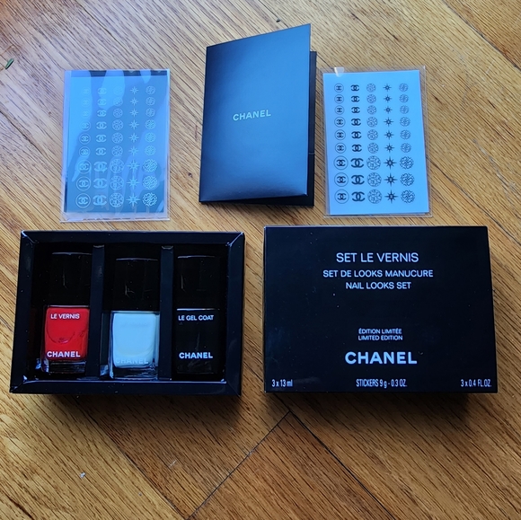 Chanel Set Le Vernis Limited Edition Manicure Set with Stickers - Picture 1 of 6